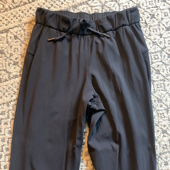 Lululemon Stretch High-Rise Jogger Full Length in Black (Size 2) - Picture 4 of 16